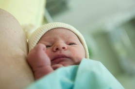 Caz TRAGIC la Durlești. Un copil de un an și patru luni a murit la spital, după ce peste el a căzut un televizor